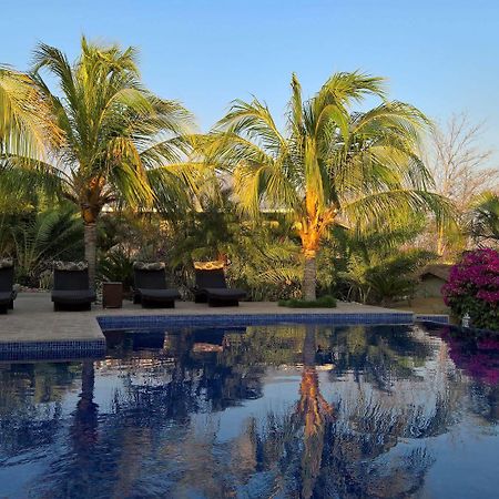 Soma Surf Resort Tola Buitenkant foto