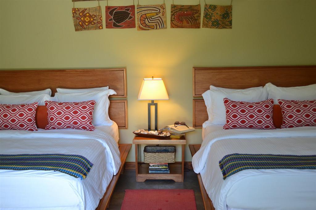 Soma Surf Resort Tola Buitenkant foto