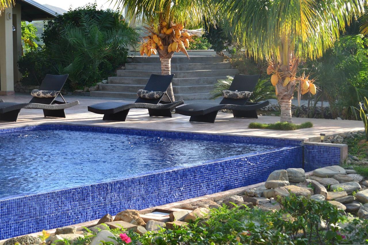 Soma Surf Resort Tola Buitenkant foto